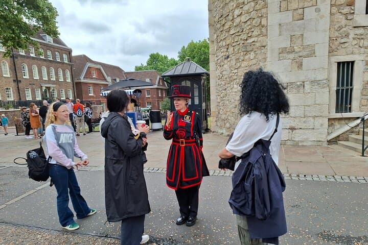 Private Tower of London and Tower Bridge Tour with Priority Entry photo 4