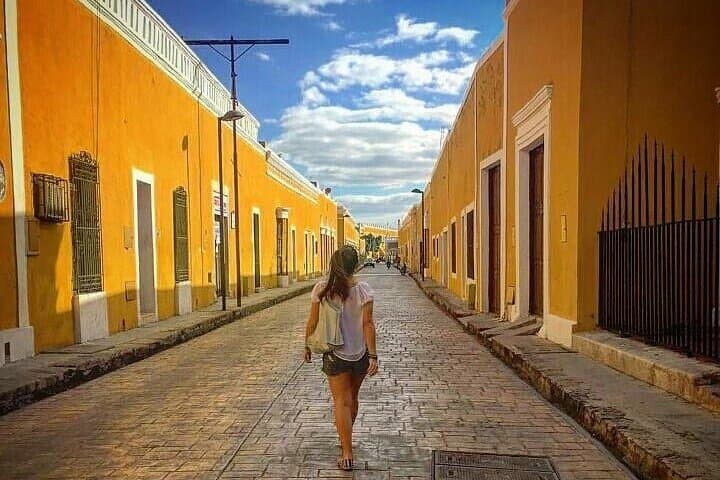 Mérida to Chichén Itzá: Maya Train, Izamal & Ik Kil Cenote Day Tour photo 5