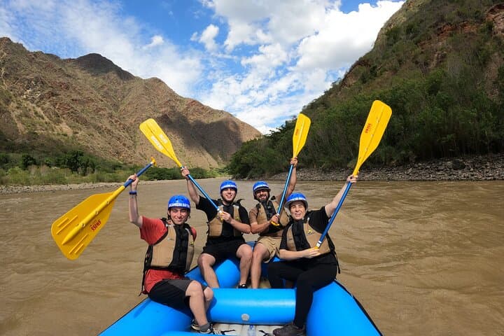Chicamocha Canyon Rafting: 15 km of Class IV Rapids from Pescadero to Jordan