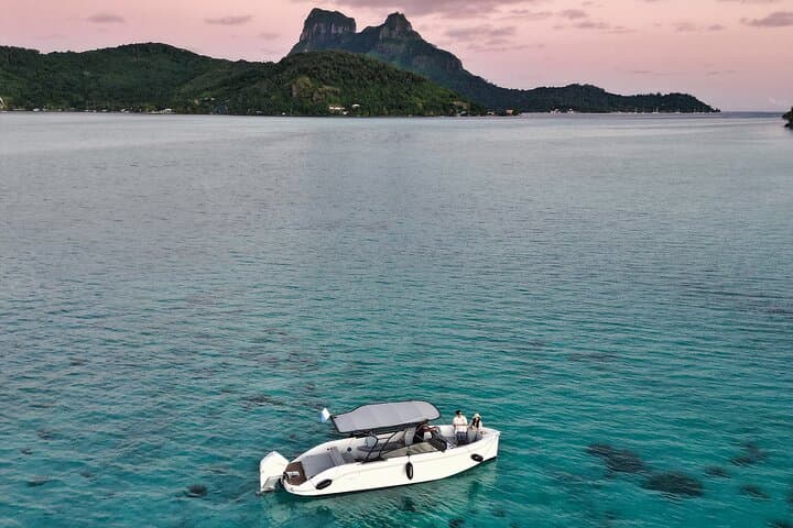 Bora Bora Luxury Private Sunset Cruise — Motu Tapu & Teavanui Pass photo 2