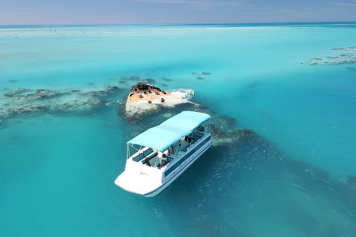 Private Bermuda Historic Sightseeing Cruise with Swim Stops — Hamilton Harbor Boat Tour photo 2