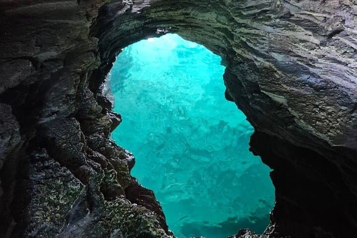 Private Bermuda Historic Sightseeing Cruise with Swim Stops — Hamilton Harbor Boat Tour photo 4