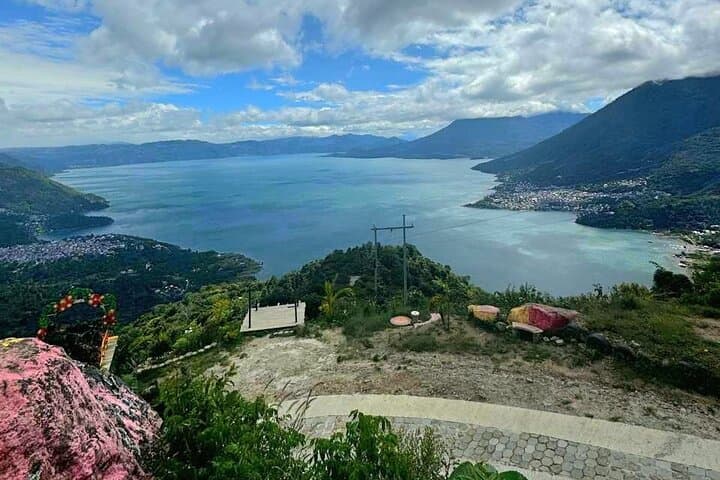 San Juan La Laguna Day Tour — Lake Atitlán Chocolate, Weaving & Views photo 2