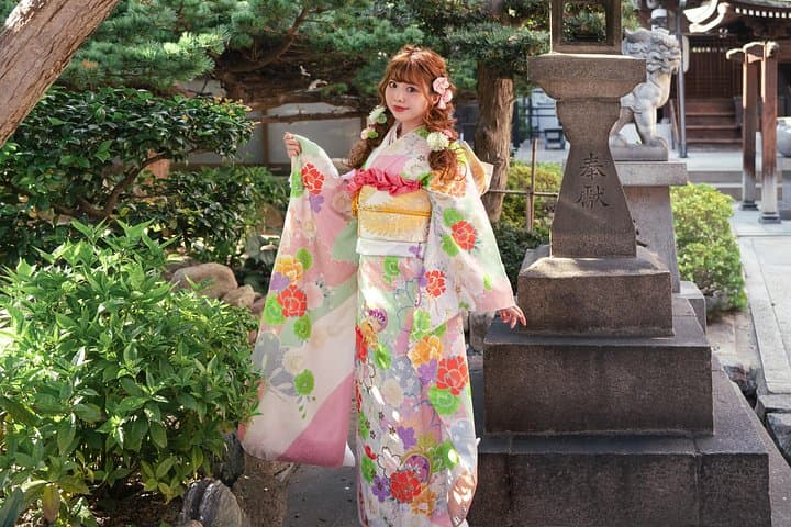 Furisode Rental Osaka: One-Day Kimono Experience with Hair and Makeup photo 2