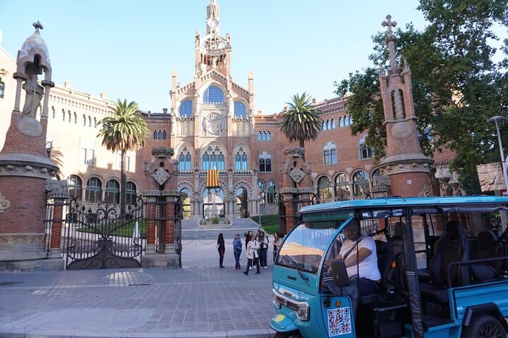 Explore Barcelona by Electric Tuk-Tuk: Top Sights, Tips & What to Expect photo 4