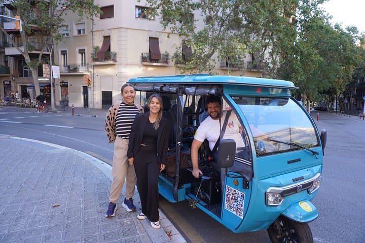 Explore Barcelona by Electric Tuk-Tuk: Top Sights, Tips & What to Expect photo 2