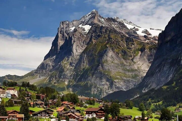 Bernese Oberland Day Tour: Grindelwald, Interlaken & Lauterbrunnen Highlights photo 3