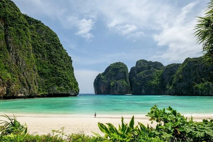 Phi Phi & Khai Nok Speedboat Day Trip from Phuket: Maya Bay, Pileh Lagoon and Snorkeling