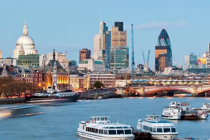 Private Tower of London Tour and Thames River Cruise: Exclusive Entry & Guided History photo 1