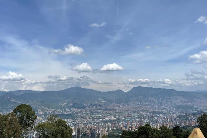 Medellin Night Viewpoints Private Tour — Miradores, City Lights & Local Flavors photo 4