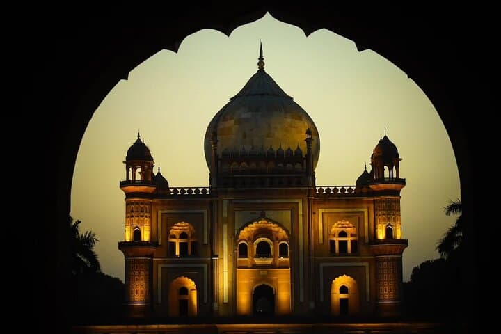 Half-Day Private Delhi Sightseeing Tour — India Gate, Humayun's Tomb & Lodi Gardens photo 2