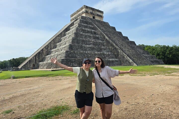 Early-Access Chichen Itza and Two Cenotes from Valladolid: Small-Group Day Trip
