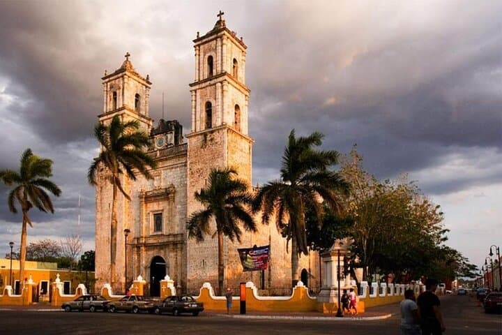 Chichén Itzá, Cenote & Valladolid Day Tour with Tequila Tasting — From Cancún