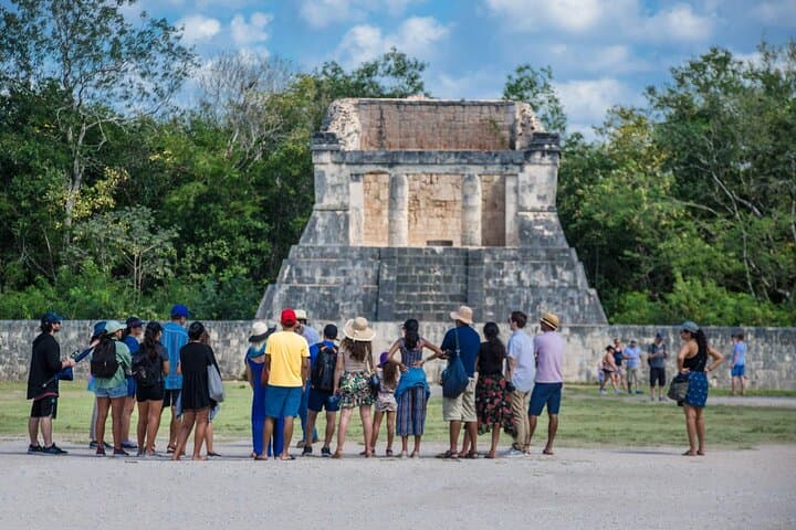 Chichén Itzá, Cenote Chichikán & Valladolid: Shared Day Tour from Cancún with Tequila Tasting photo 4