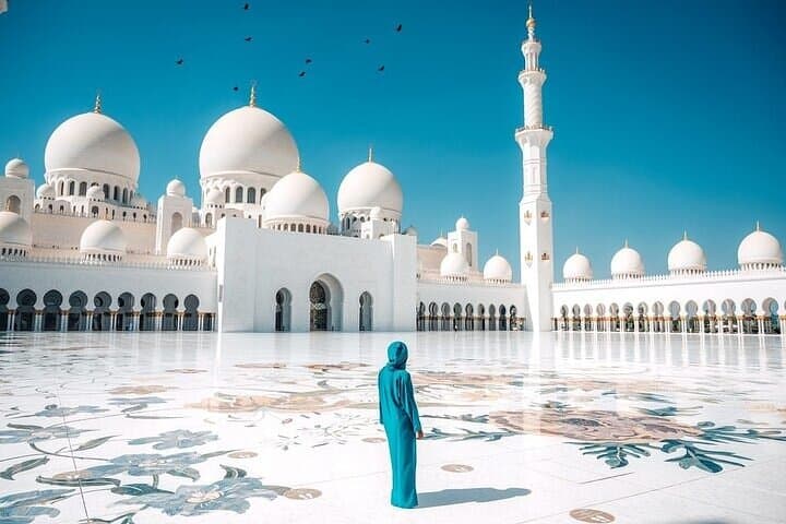 Abu Dhabi Day Tour: Qasr Al Watan, Sheikh Zayed & Corniche Highlights photo 2