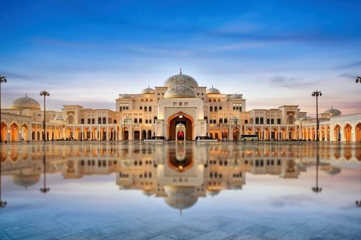 Abu Dhabi Day Tour: Qasr Al Watan, Sheikh Zayed & Corniche Highlights