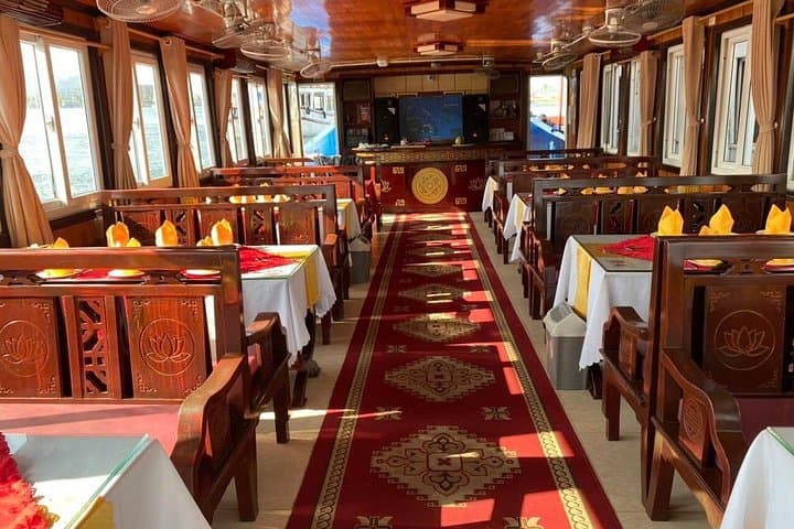 Halong Bay Half-Day Cruise from Tuan Chau: Kayak, Cave & Floating Village photo 3