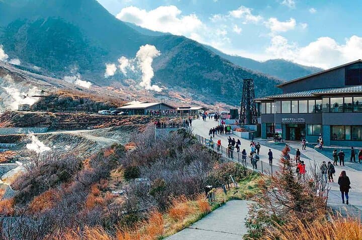 Mt Fuji & Hakone: Lake Ashi Pirate Ship, Owakudani Vents & Ropeway Day Tour photo 3