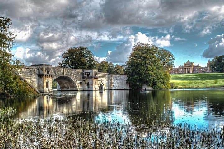 Blenheim Palace, Cotswolds & Downton Abbey Day Tour from London photo 3