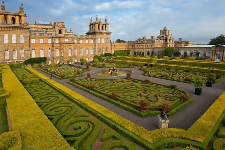 Blenheim Palace, Cotswolds & Downton Abbey Day Tour from London photo 4