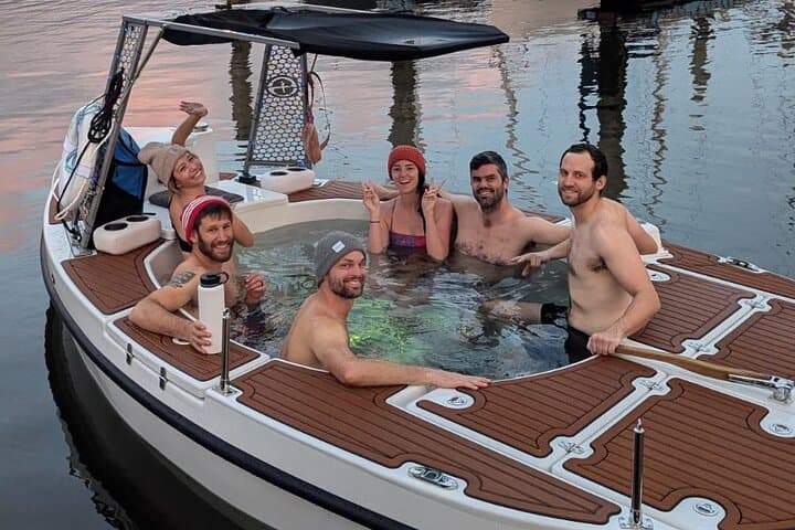 Cruise and Soak: Hot Tub Boat Rentals on the San Francisco Bay photo 1