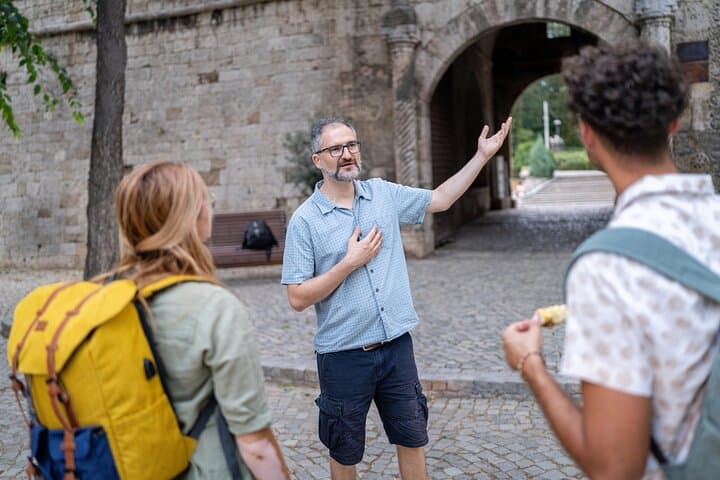 Private Edinburgh Castle Walking Tour with Skip-the-Line Entry photo 2