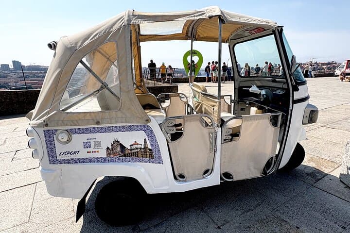 Porto Tuk-Tuk City Tour: 60-Minute Highlights of Ribeira & Historic Centre