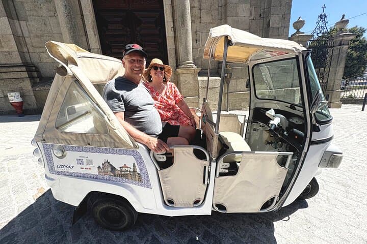 Porto Tuk-Tuk City Tour: 60-Minute Highlights of Ribeira & Historic Centre photo 2