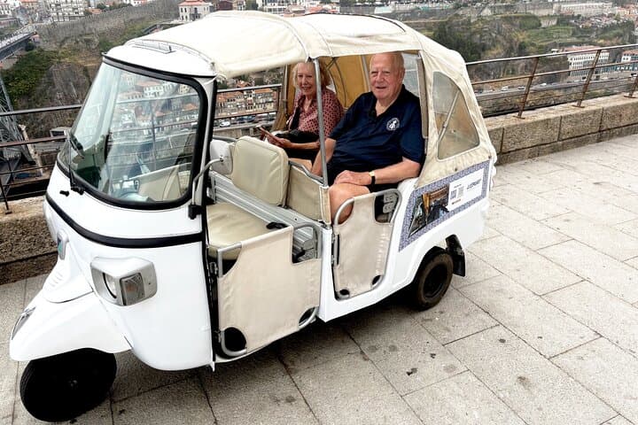 Porto Tuk-Tuk City Tour: 60-Minute Highlights of Ribeira & Historic Centre photo 3