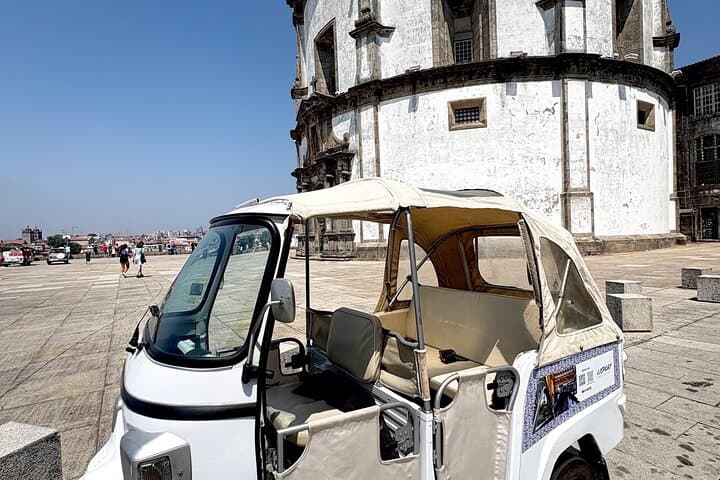 Porto Tuk-Tuk City Tour: 60-Minute Highlights of Ribeira & Historic Centre photo 4