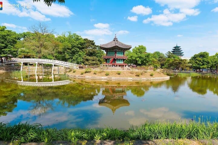 Explore Gyeongbokgung Palace: A 2-Hour Guided Journey Through Korea's Royal Heart photo 3
