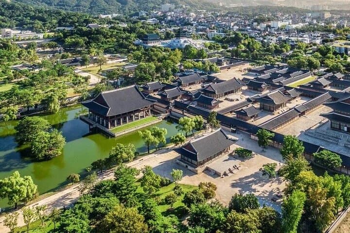 Explore Gyeongbokgung Palace: A 2-Hour Guided Journey Through Korea's Royal Heart photo 5