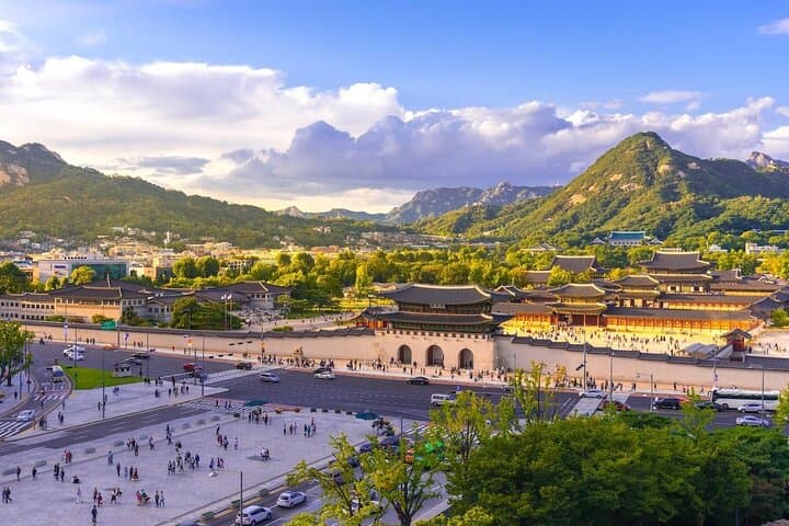 Explore Gyeongbokgung Palace: A 2-Hour Guided Journey Through Korea's Royal Heart photo 6