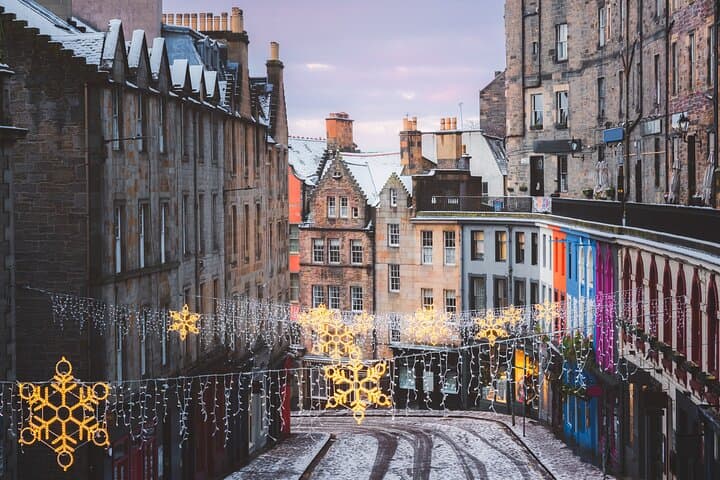 Private Edinburgh Christmas Lights Walking Tour: Old Town Festive Highlights photo 2