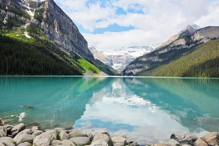 Banff, Lake Louise & Icefields Parkway Private Tour: Full-Day Sightseeing photo 2