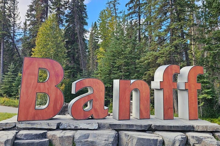 Banff, Lake Louise & Icefields Parkway Private Tour: Full-Day Sightseeing photo 4