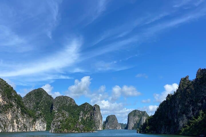 Halong Bay 6-Hour Shore Excursion: Limestone Karsts, Cave Visit and Kayaking