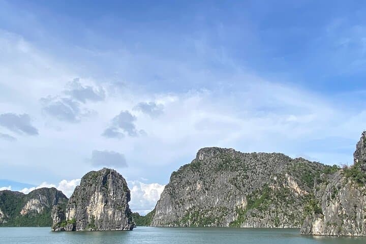 Halong Bay 6-Hour Shore Excursion: Limestone Karsts, Cave Visit and Kayaking photo 3