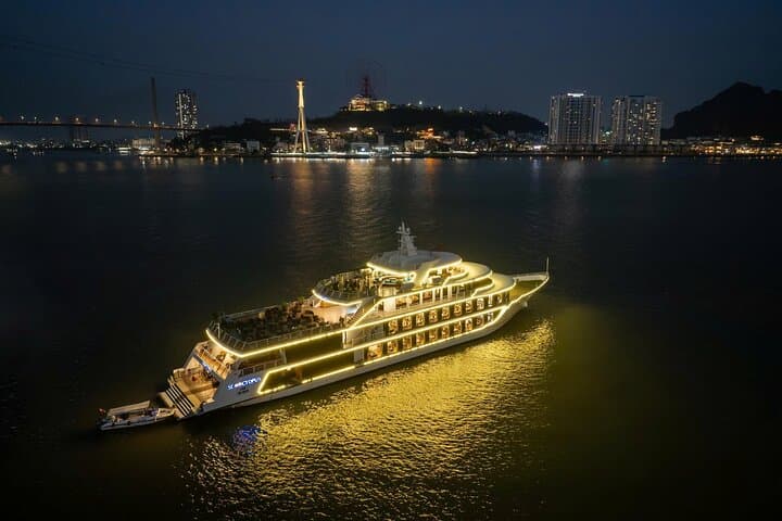 Sea Octopus Sunset Dinner Cruise in Ha Long Bay