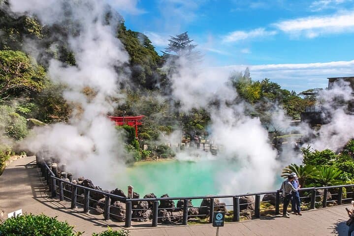 Day Trip from Fukuoka: Yufuin Kinrin Lake, Beppu Sea & Stove Hell and Kyushu Zoo