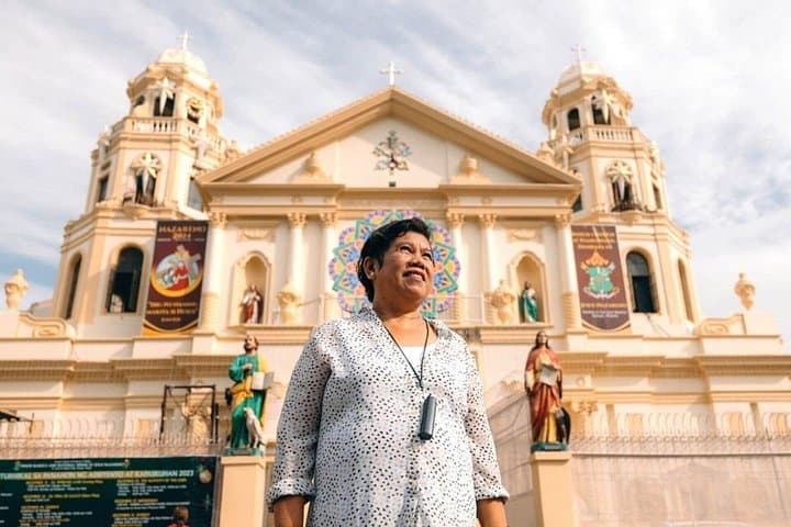 Ultimate Manila Discovery: Quiapo Church Private Car Tour & Food Crawl photo 2