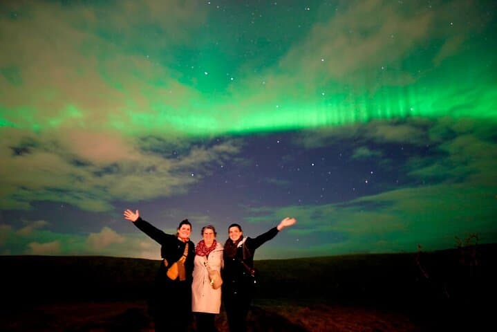 Private Northern Lights Tour from Reykjavik with Pro Photos photo 6