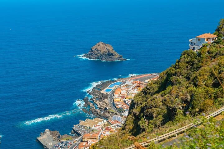 Trekking Madeira: 8-Day Guided Levada Walks & Coastal Trails from Funchal photo 4