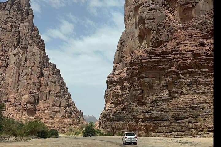 Al Disah Valley Tour: Day Trip to Tabuk’s Dramatic Wadi and Rock Formations photo 6