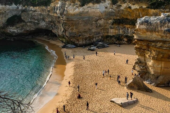 Great Ocean Road Day Trip: Twelve Apostles, Loch Ard Gorge & Otways Scenic Drive photo 5