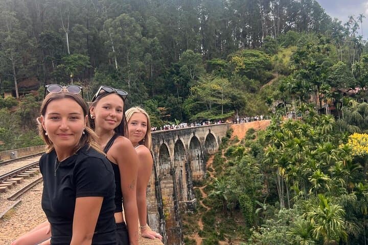 Ella Private Day Trip: Nine Arch Bridge, Little Adams Peak & Tea Country photo 2