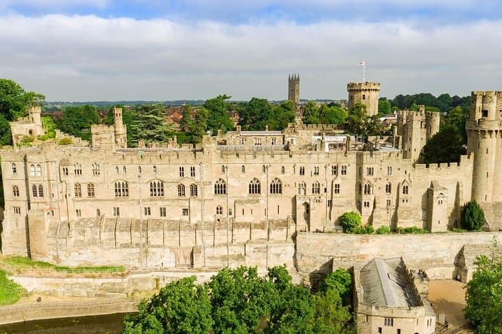 Cotswolds to Warwick Castle and Stratford Day Trip from London