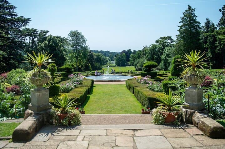 Cotswolds to Warwick Castle and Stratford Day Trip from London photo 3