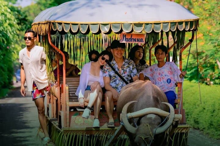 Villa Escudero Day Tour: Waterfall Lunch, Bamboo Rafting & Cultural Show from Manila
