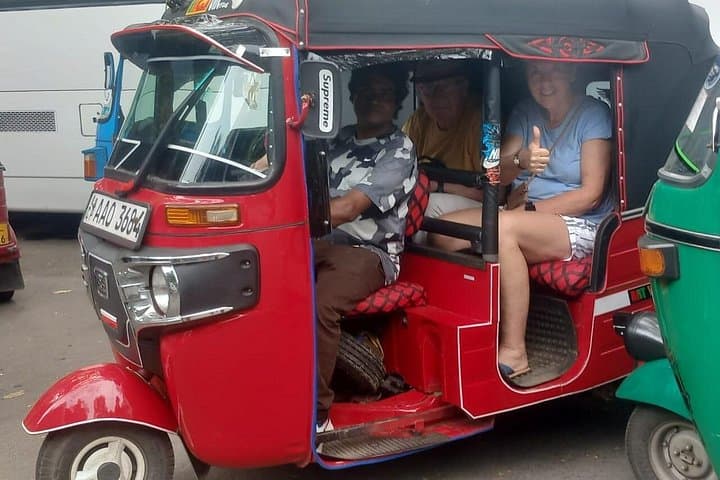 Kandy in Five Hours: Tuk Tuk Highlights, Temple of the Tooth & Tea Tasting photo 1